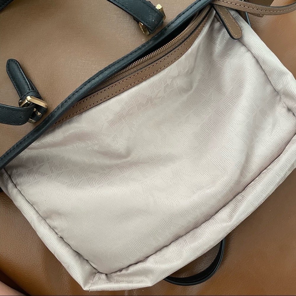 Michael Kors Jet Set Medium Tote in Camel - Picture 8 of 11